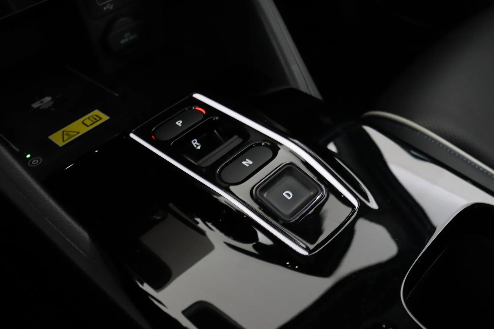 Honda e:Ny1 JNJ-442 carousel image