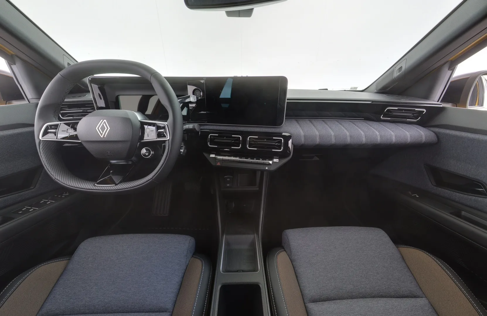 Renault 5 RXS-673 carousel image