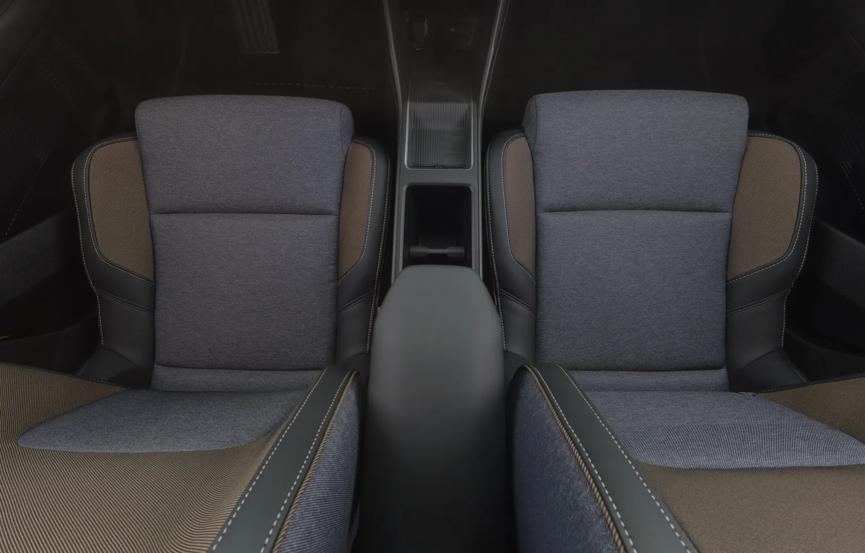 Renault 5 RXS-673 carousel image