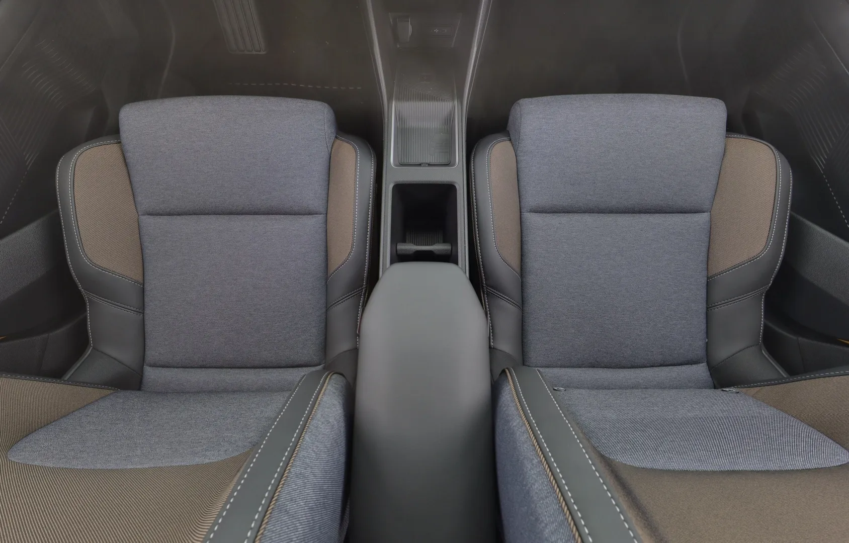 Renault 5 RXO-477 carousel image