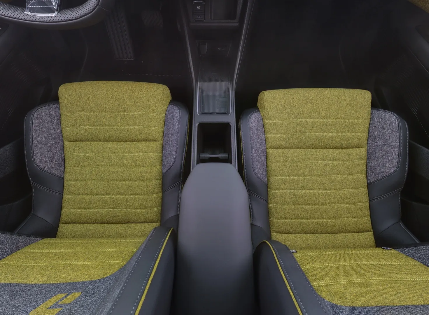 Renault 5 KXN-934 carousel image