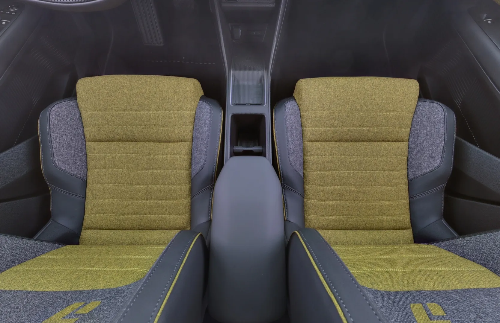 Renault 5 RXO-492 carousel image