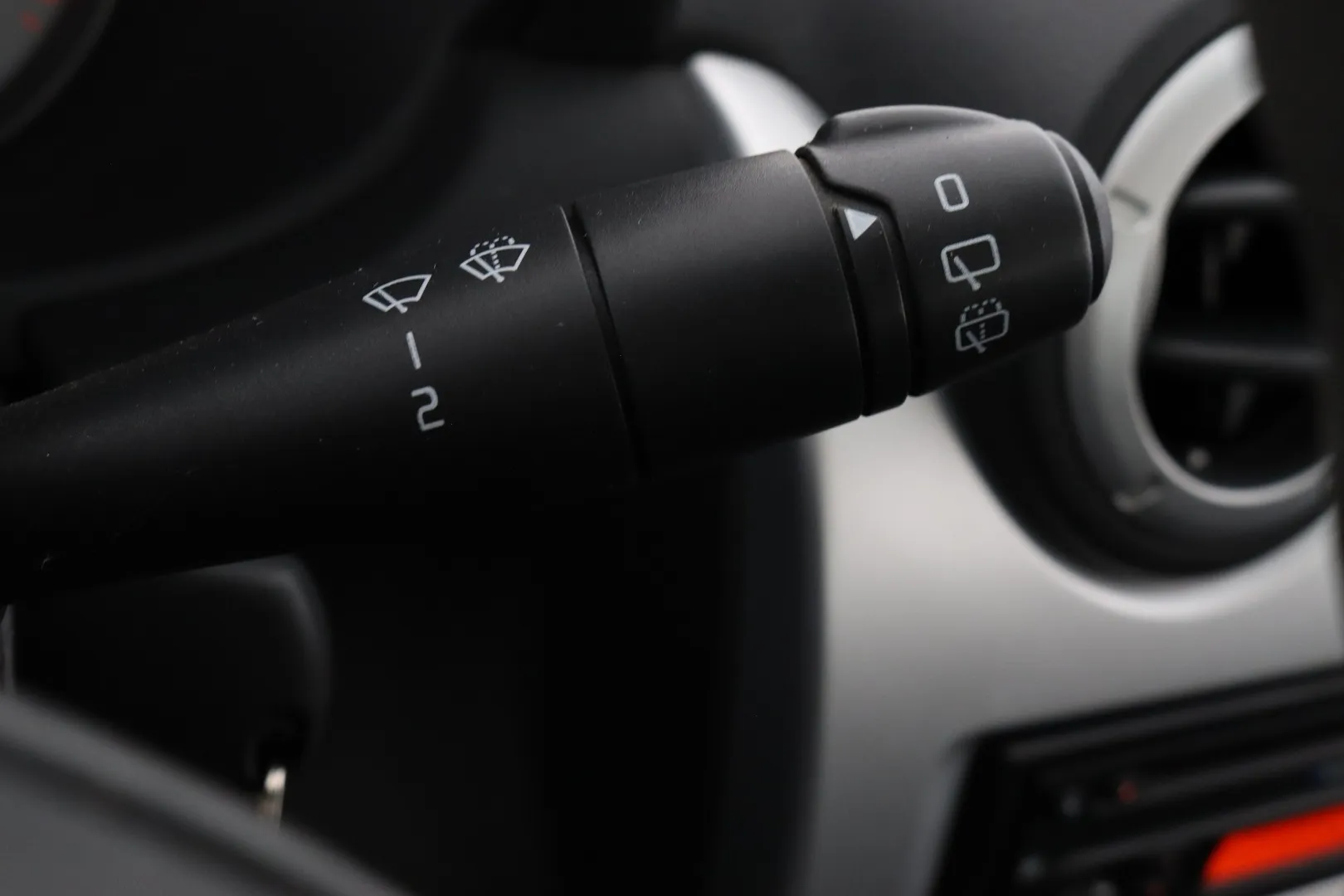 Dacia Logan MCV IKH-887 carousel image