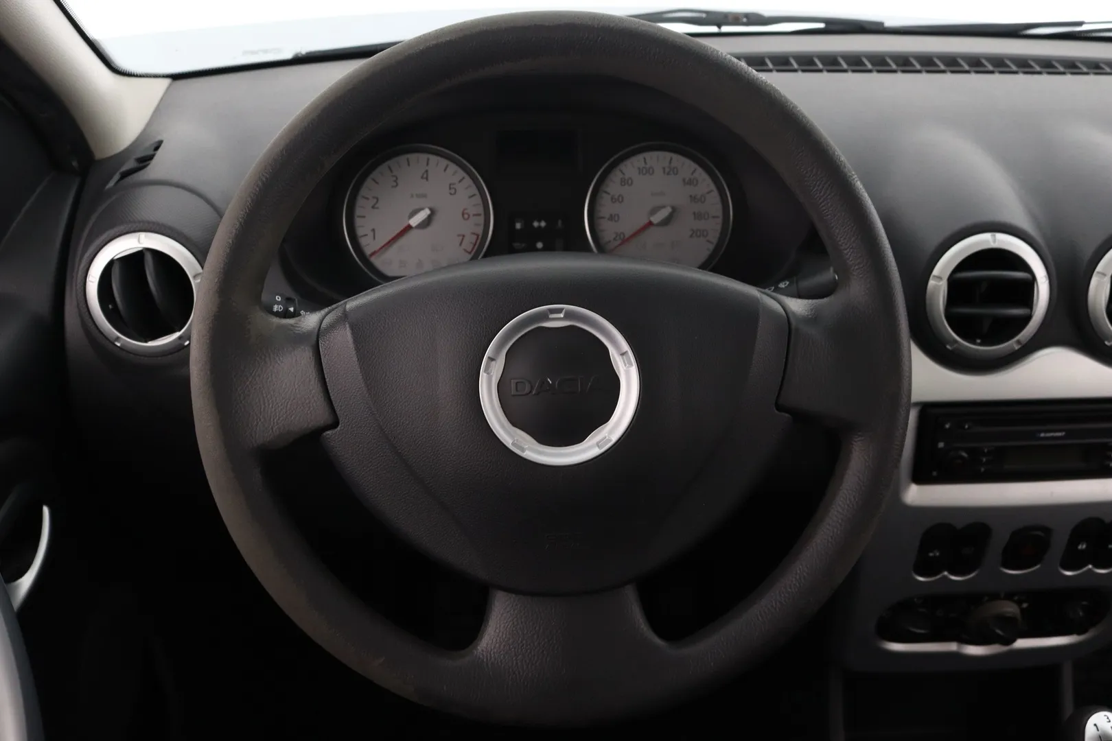 Dacia Logan MCV IKH-887 carousel image