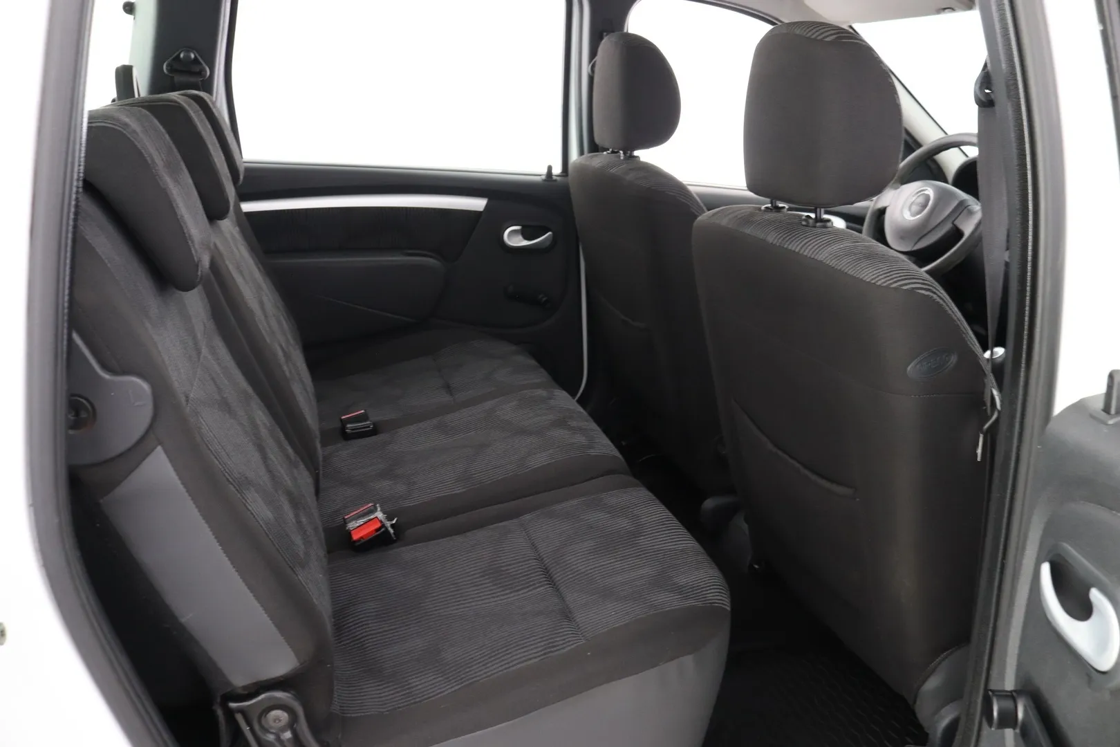 Dacia Logan MCV IKH-887 carousel image