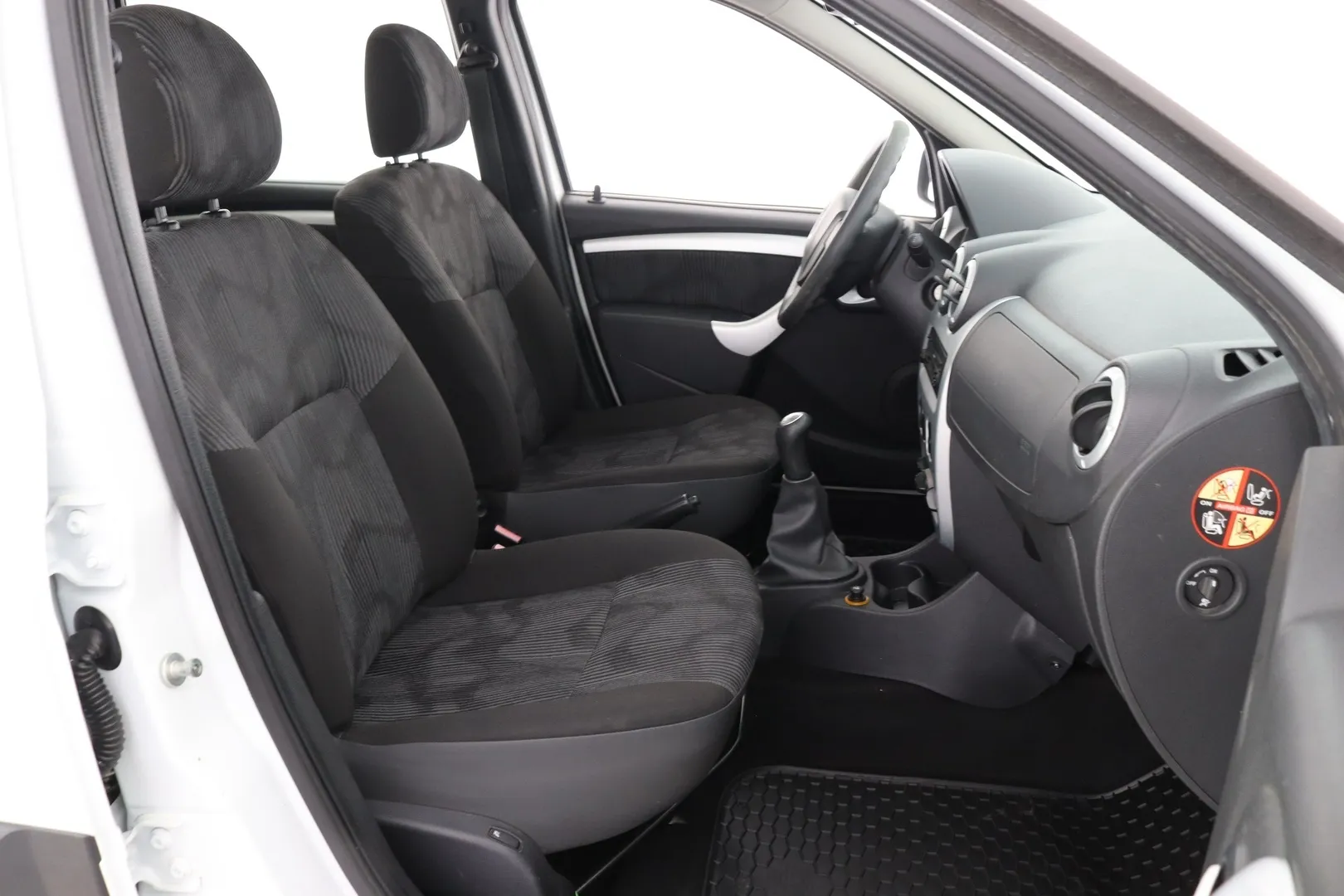 Dacia Logan MCV IKH-887 carousel image