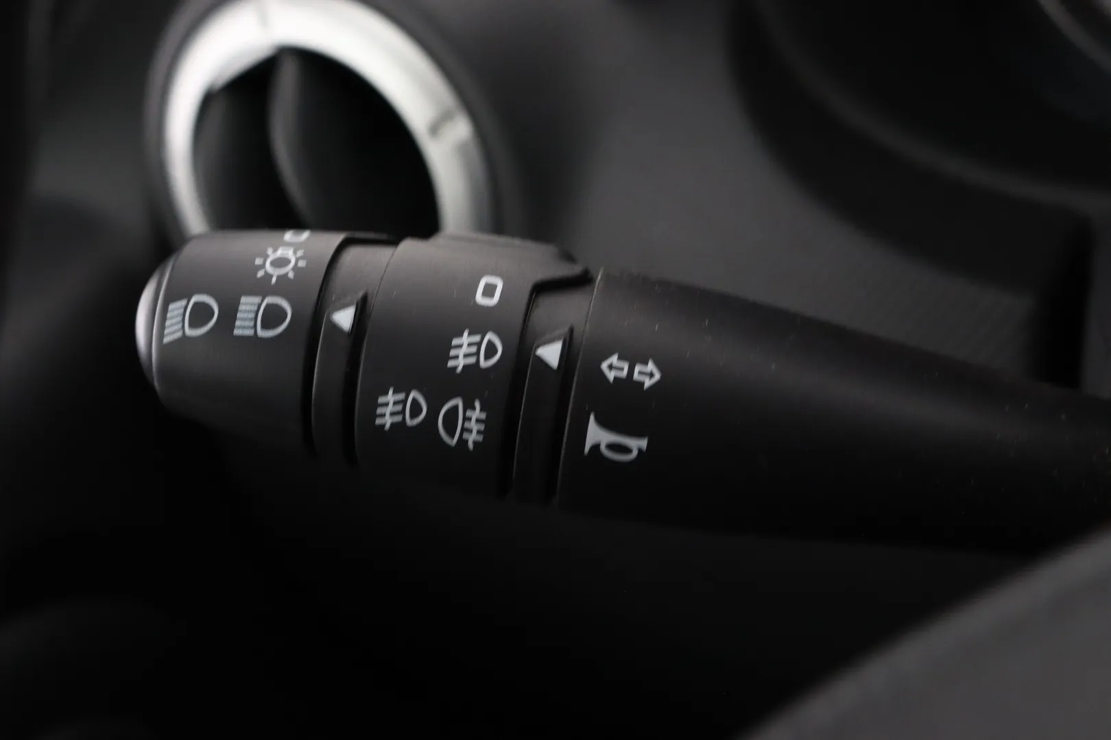 Dacia Logan MCV IKH-887 carousel image