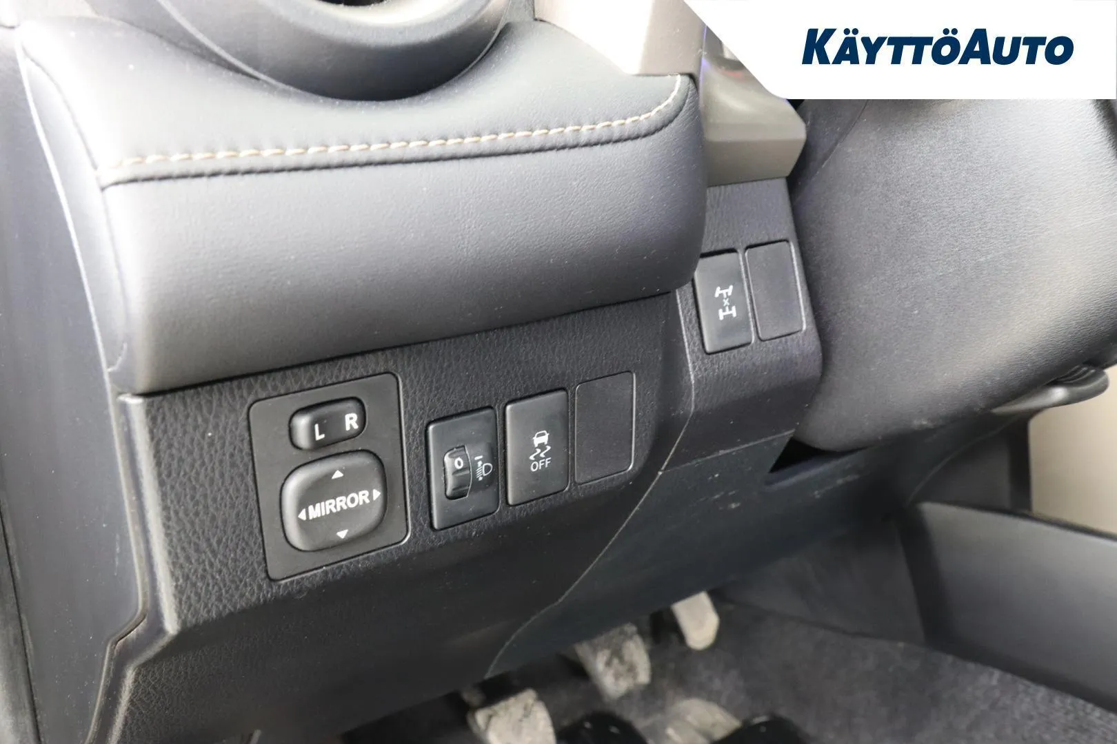 Toyota RAV4 JJC-962 carousel image