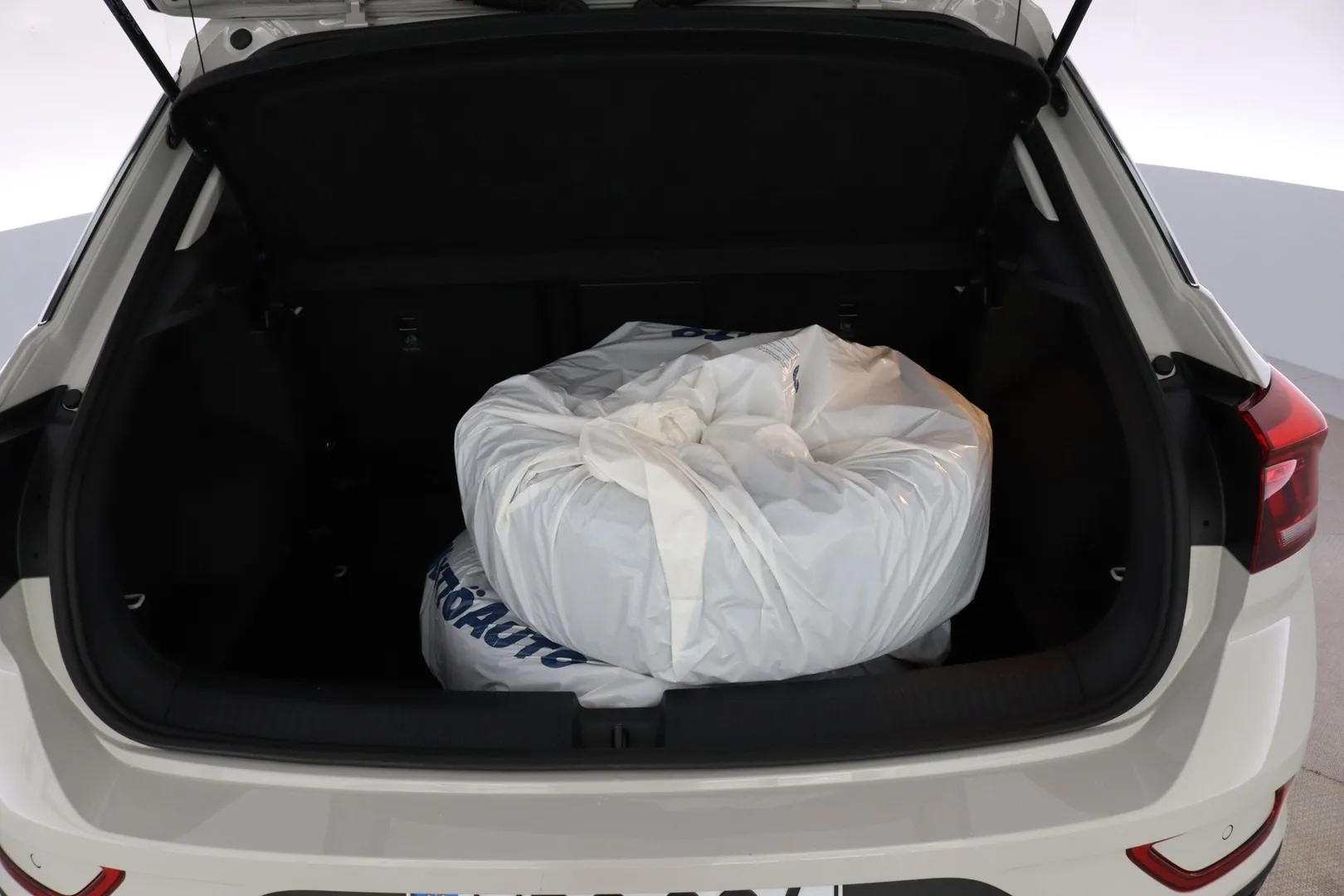 Volkswagen T-Roc MPO-894 carousel image