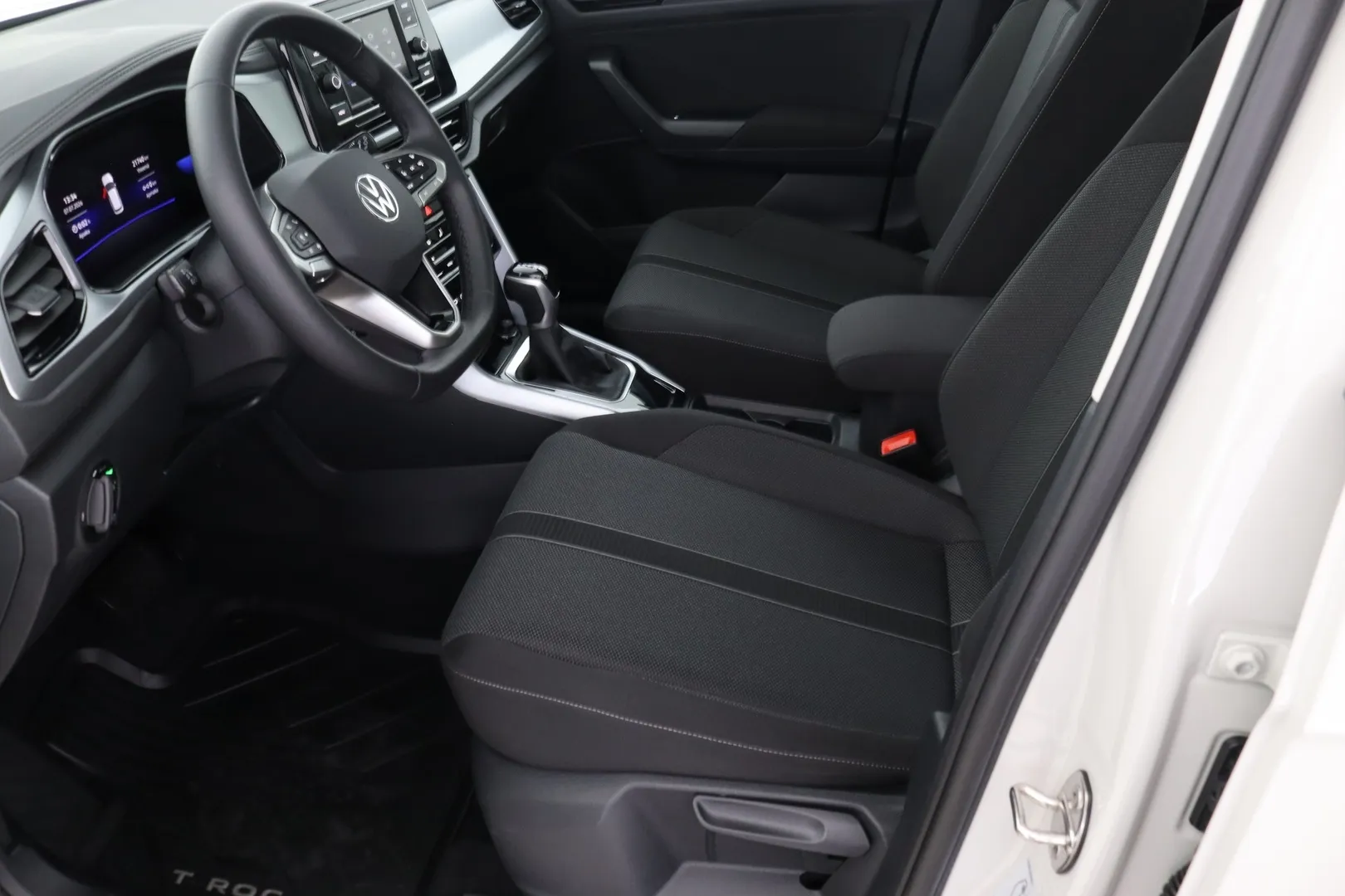 Volkswagen T-Roc MPO-894 carousel image