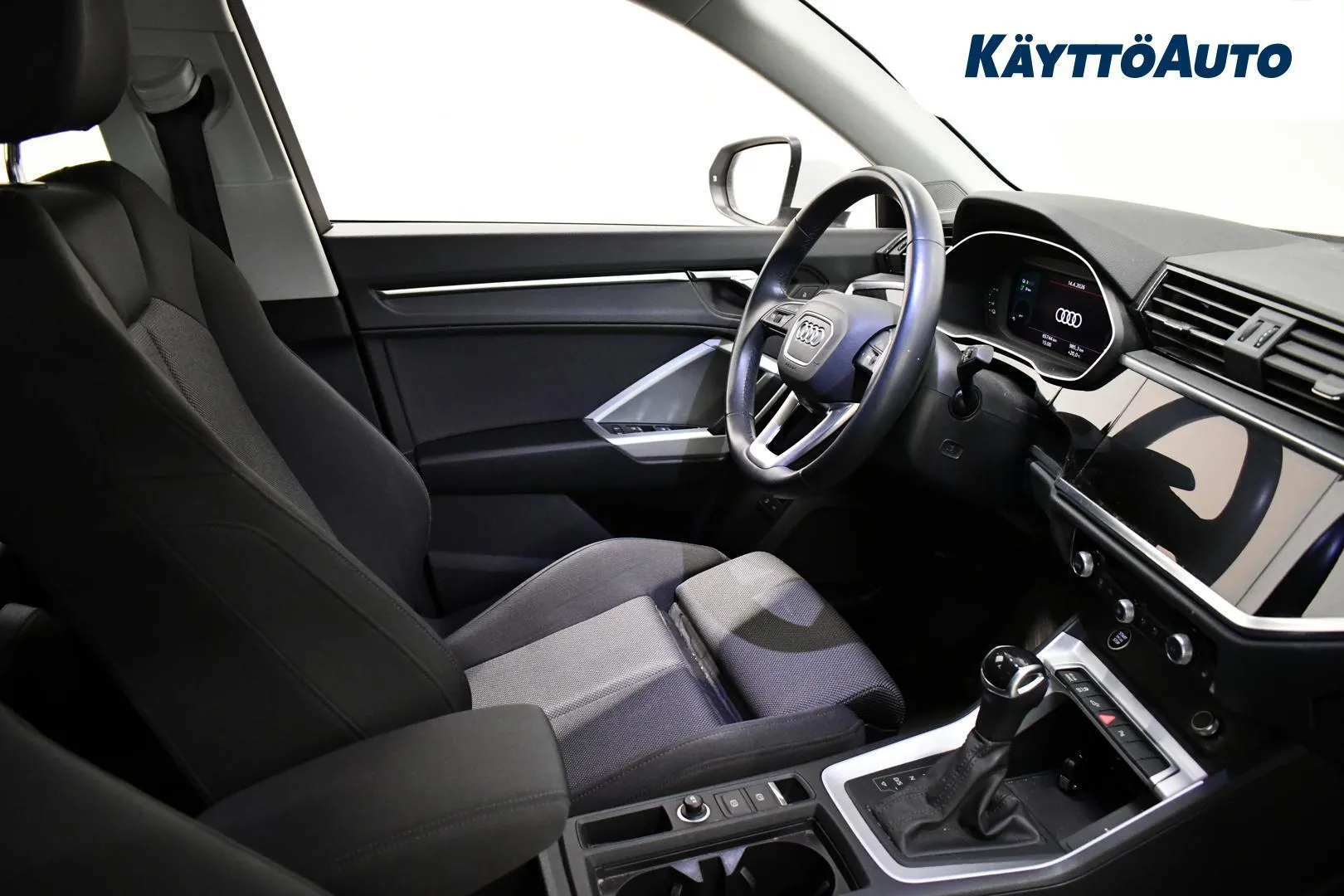 Audi Q3 LRM-483 carousel image