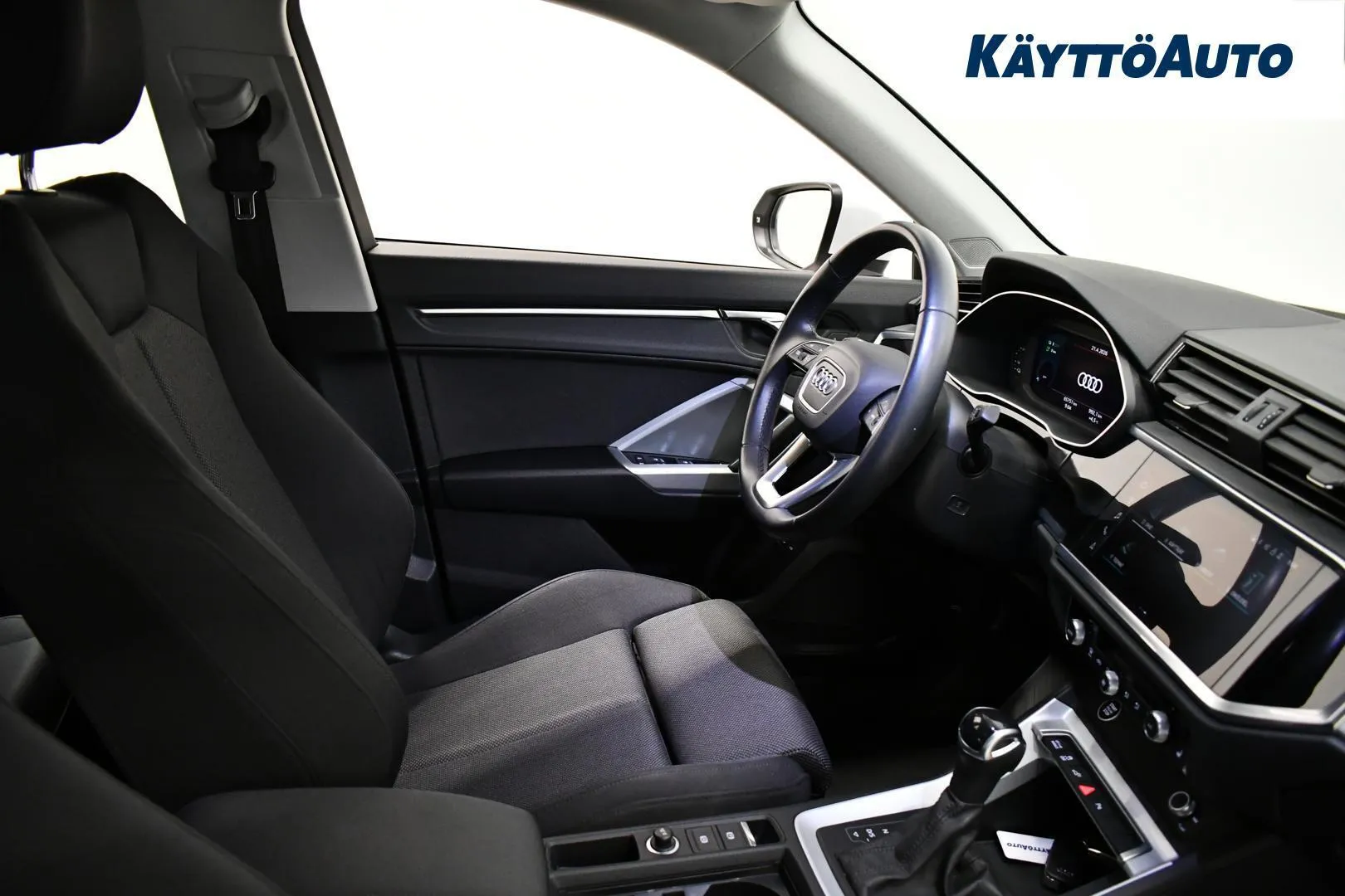 Audi Q3 LRM-483 carousel image