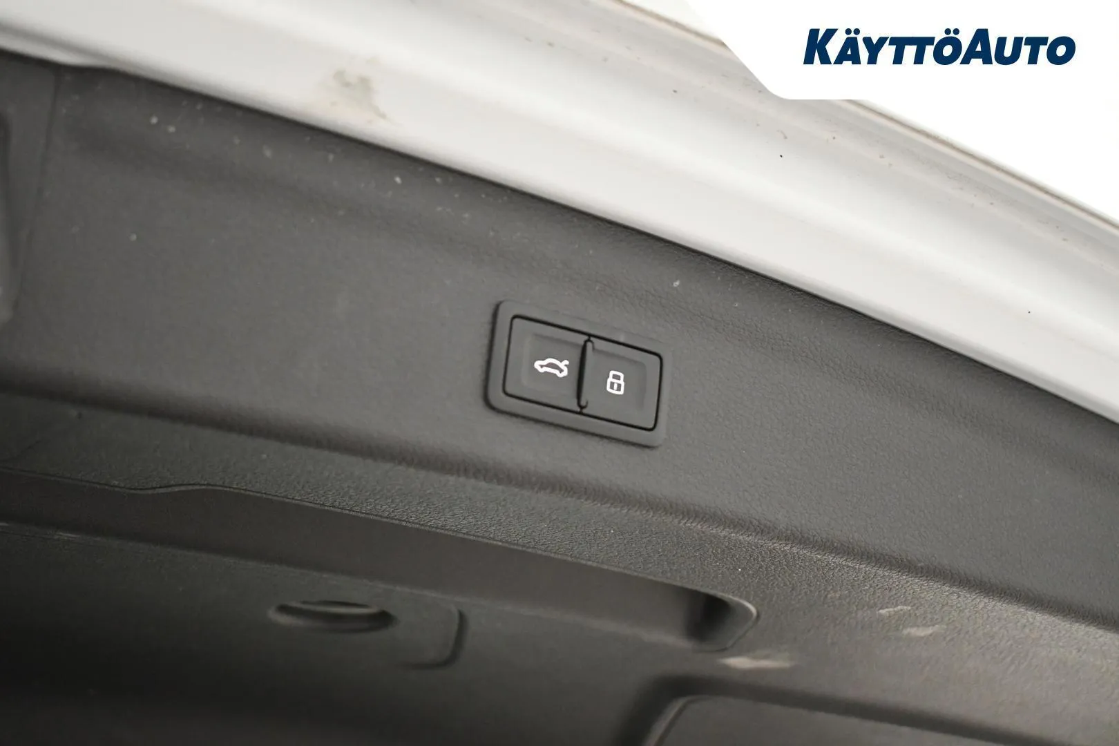 Audi Q3 LRM-483 carousel image