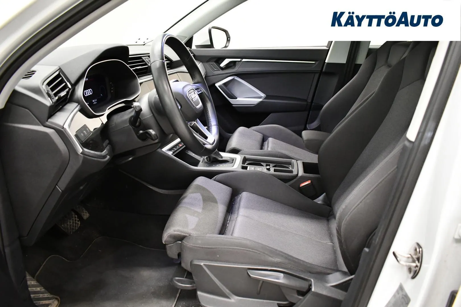 Audi Q3 LRM-483 carousel image