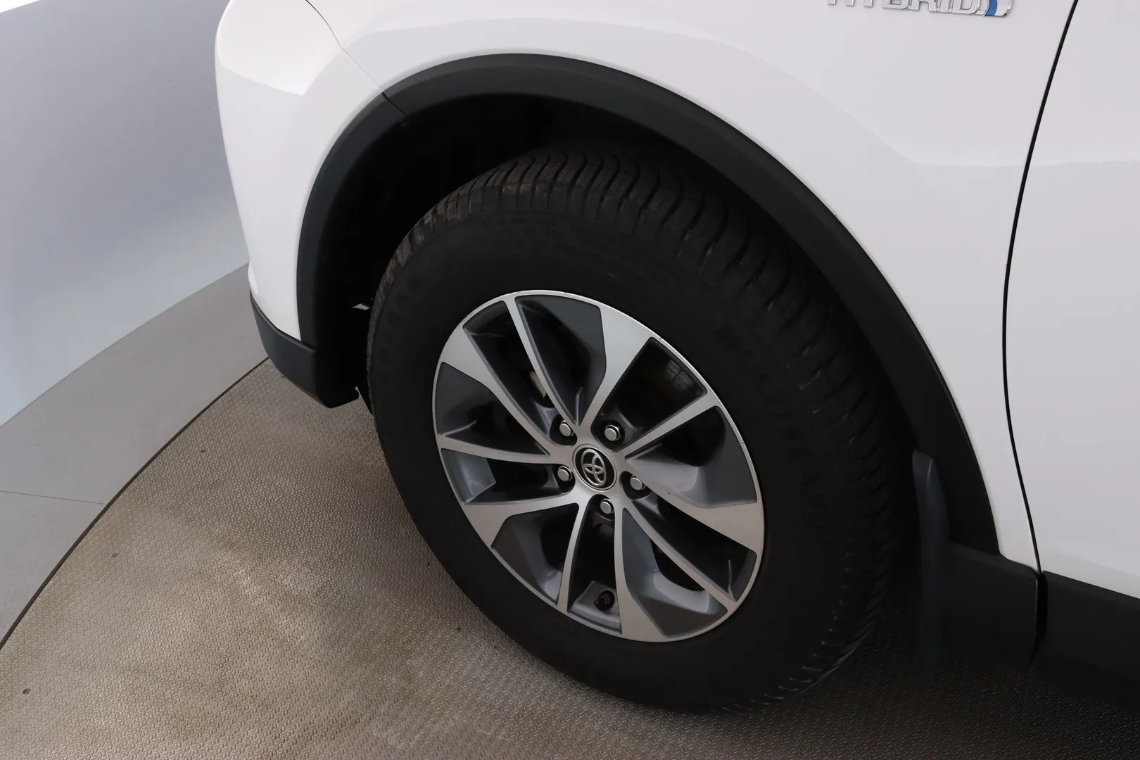 Toyota RAV4 KNX-581 carousel image