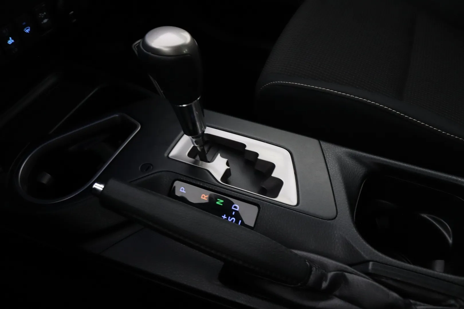 Toyota RAV4 KNX-581 carousel image