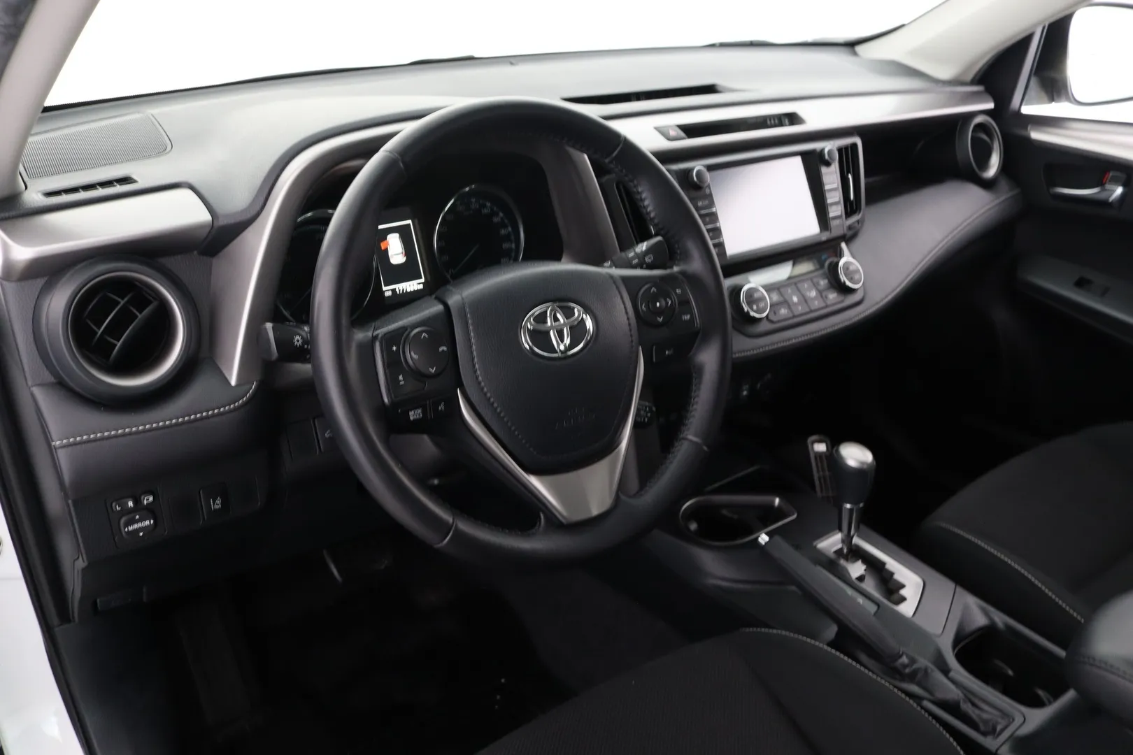 Toyota RAV4 KNX-581 carousel image