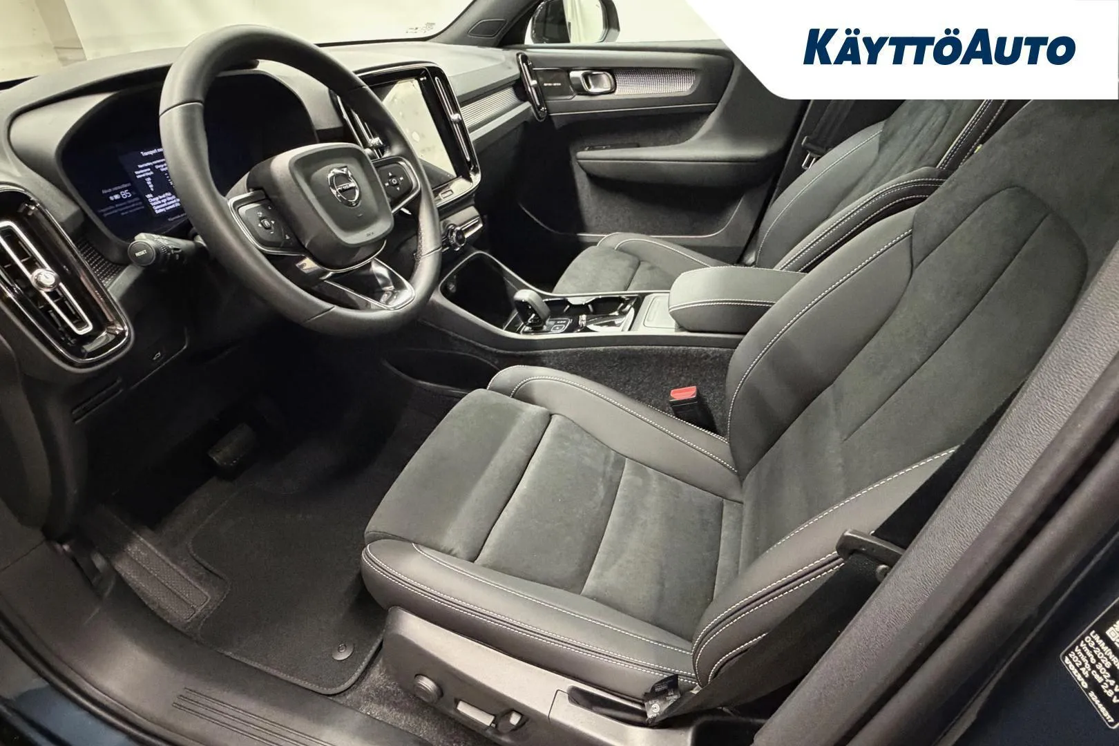 Volvo EC40 YMN-761 carousel image