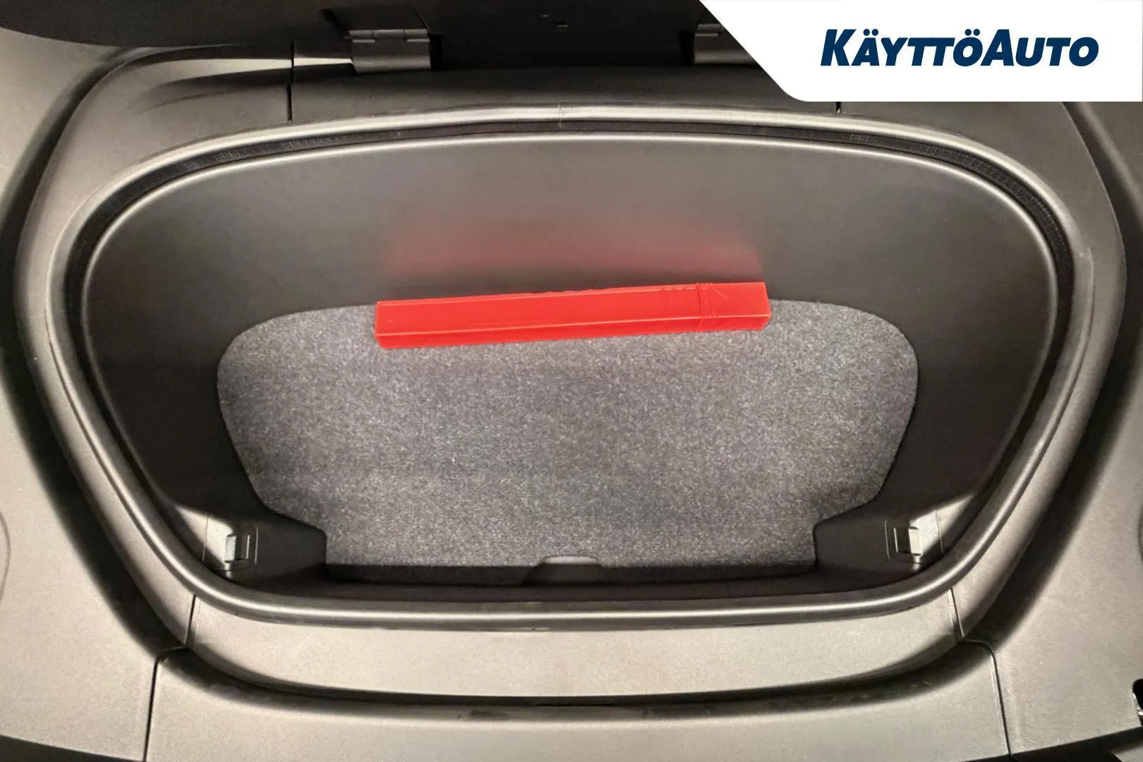 Volvo EC40 YMN-761 carousel image