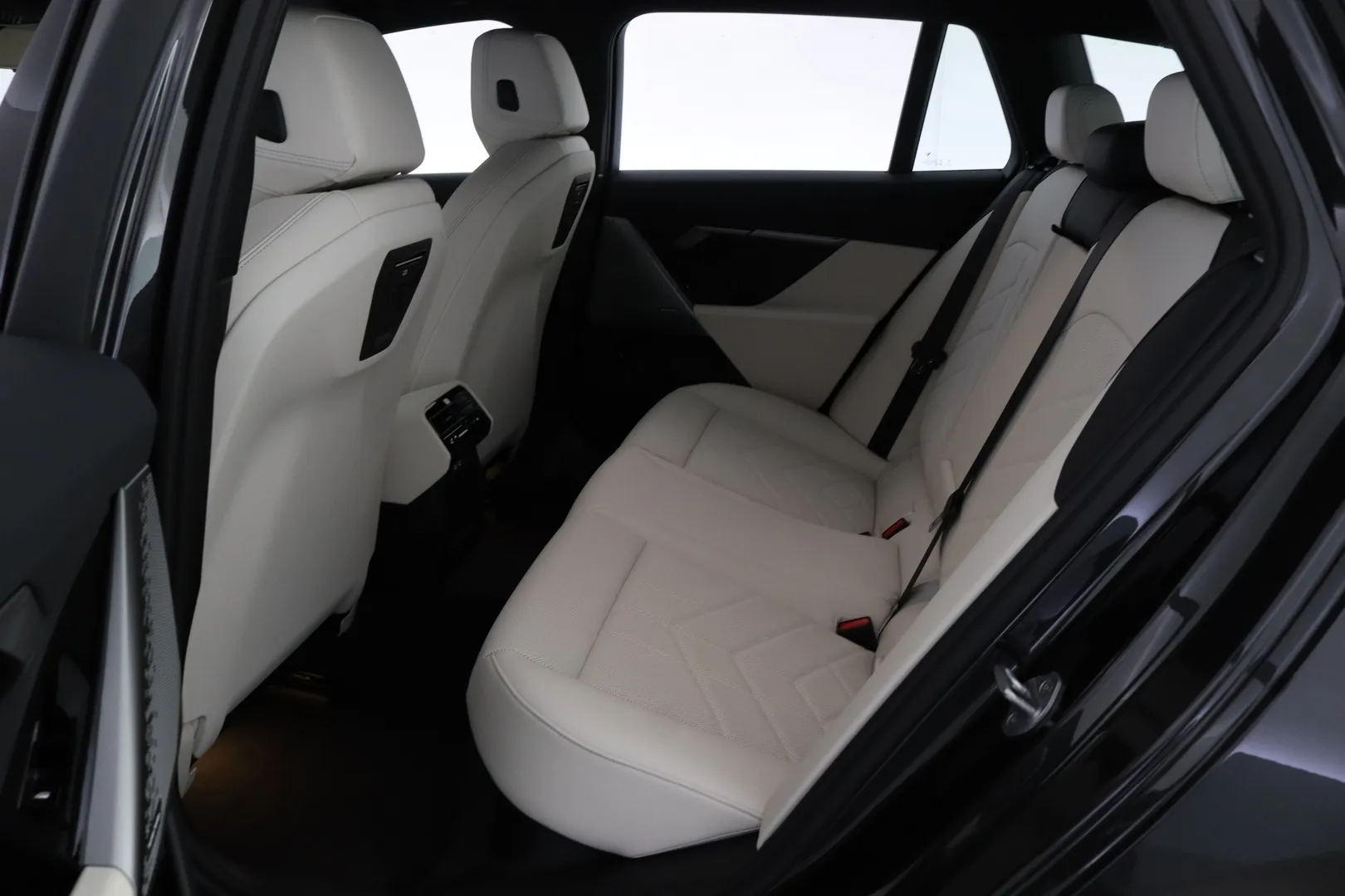 BMW 530 YYG-577 carousel image