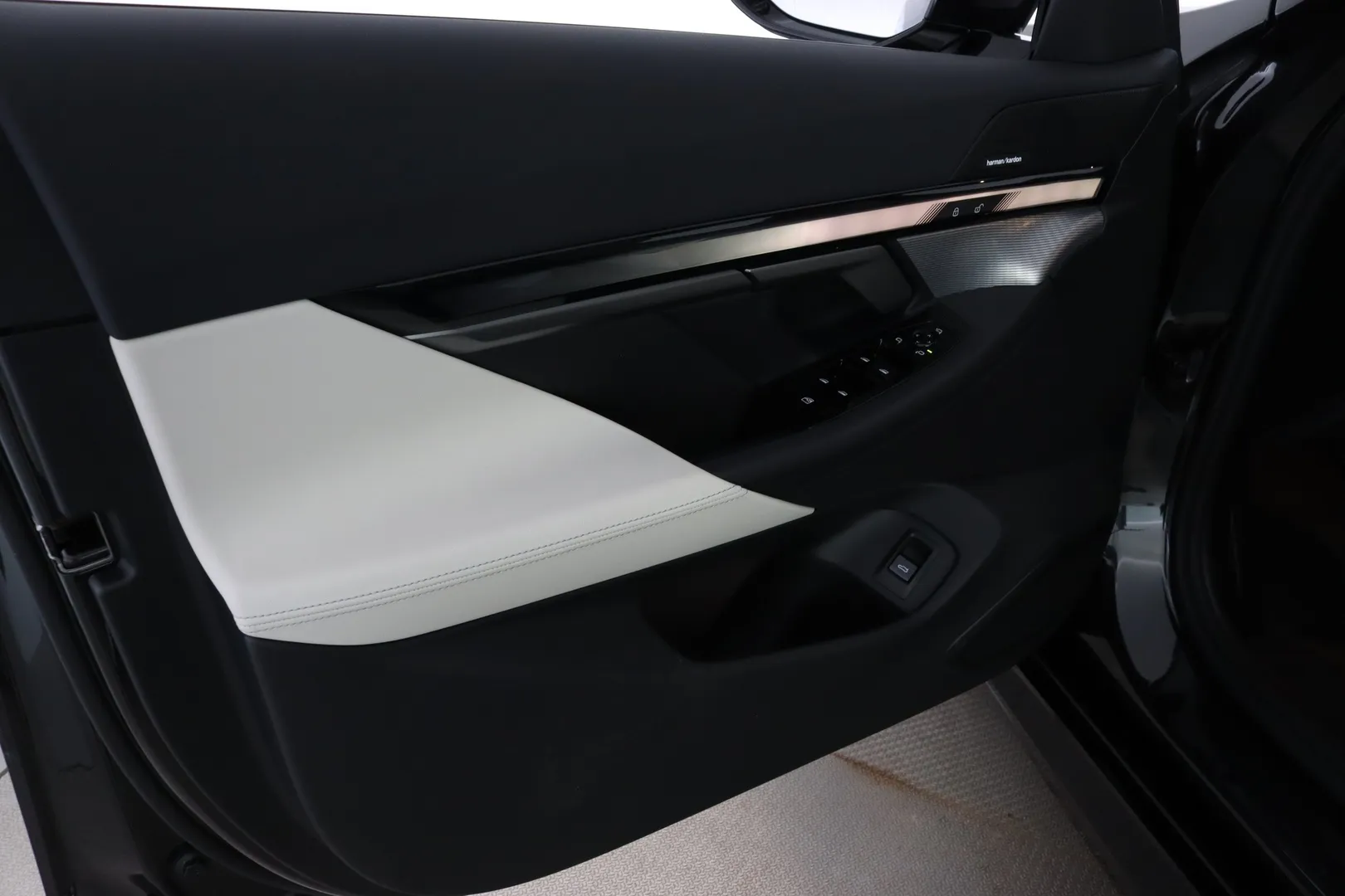 BMW 530 YYG-577 carousel image