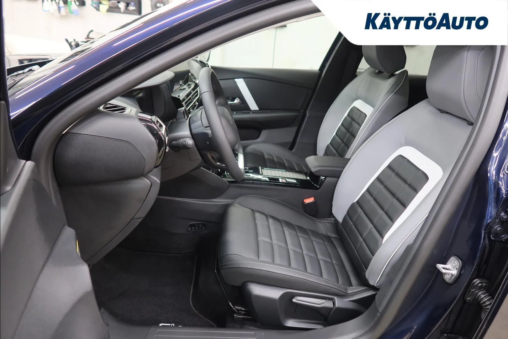 Citroen C4 ZRE-862 carousel image