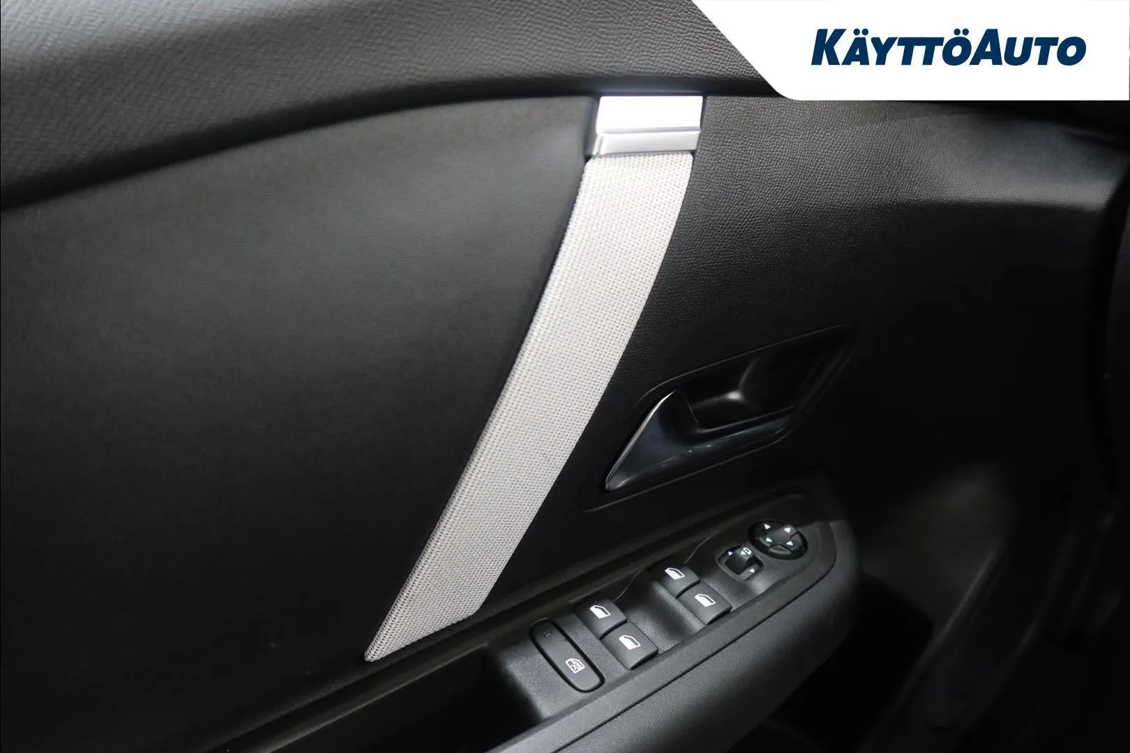 Citroen C4 ZRE-862 carousel image