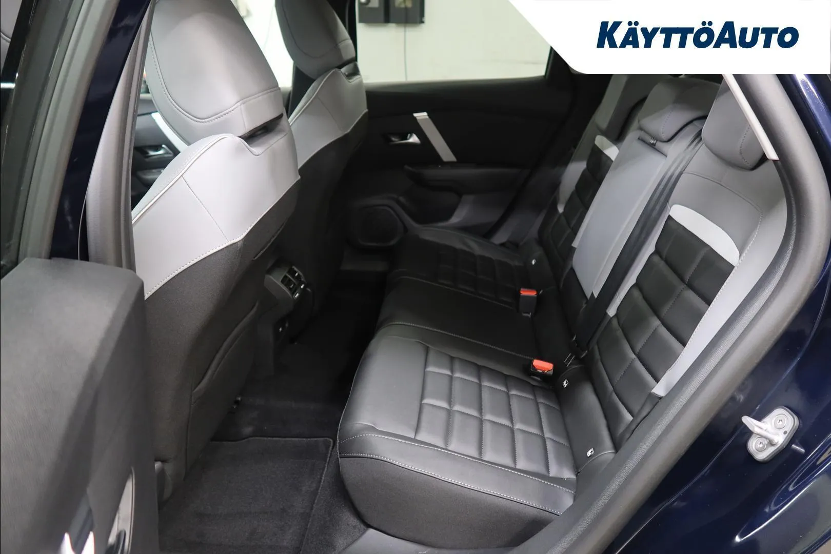 Citroen C4 ZRE-862 carousel image