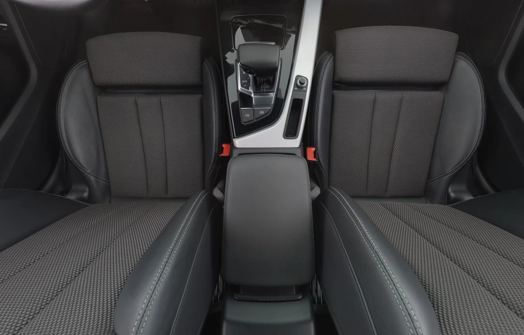 Audi A4 CPF-697 carousel image