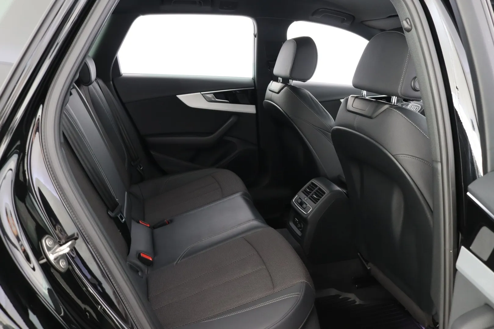 Audi A4 CPF-697 carousel image