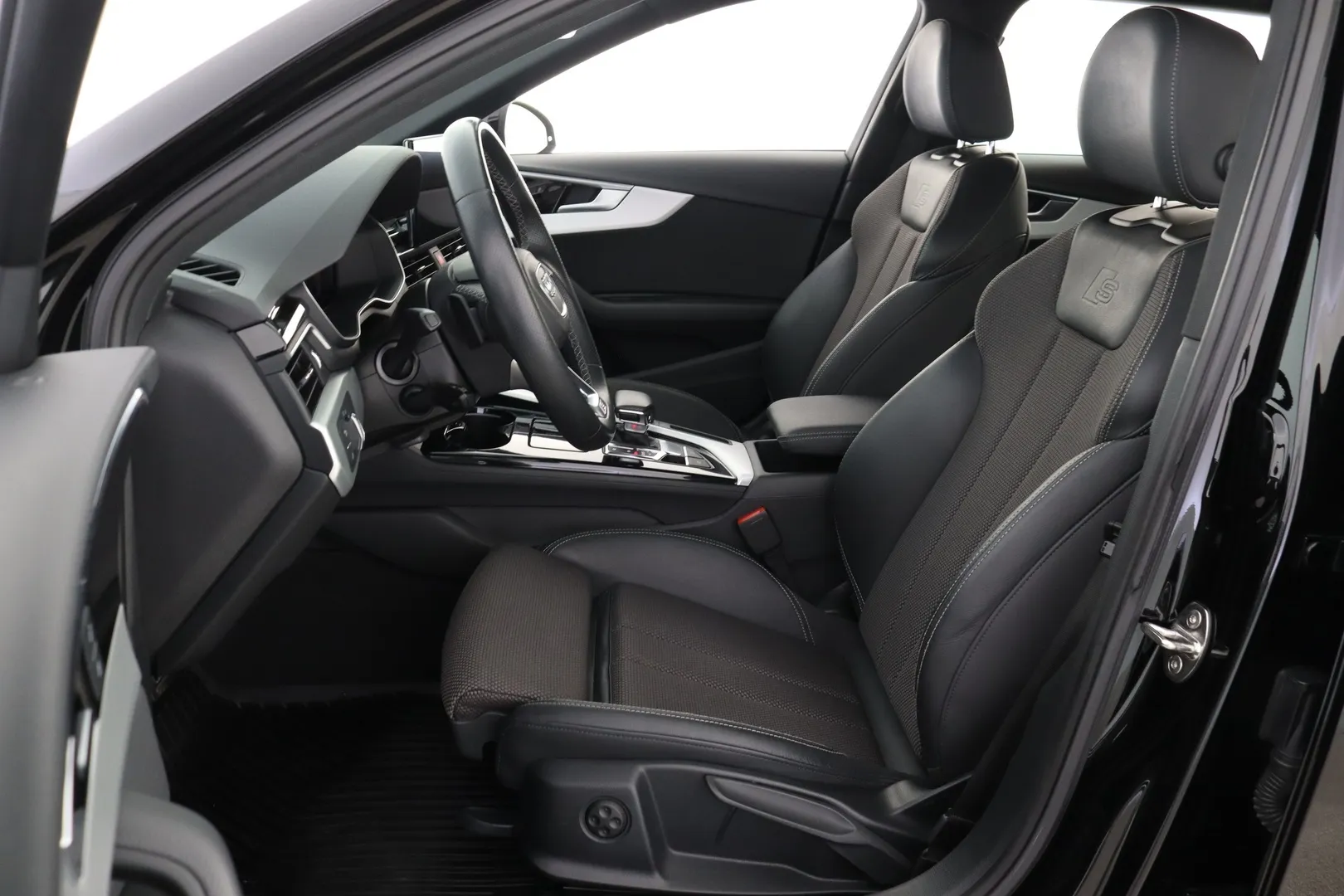 Audi A4 CPF-697 carousel image