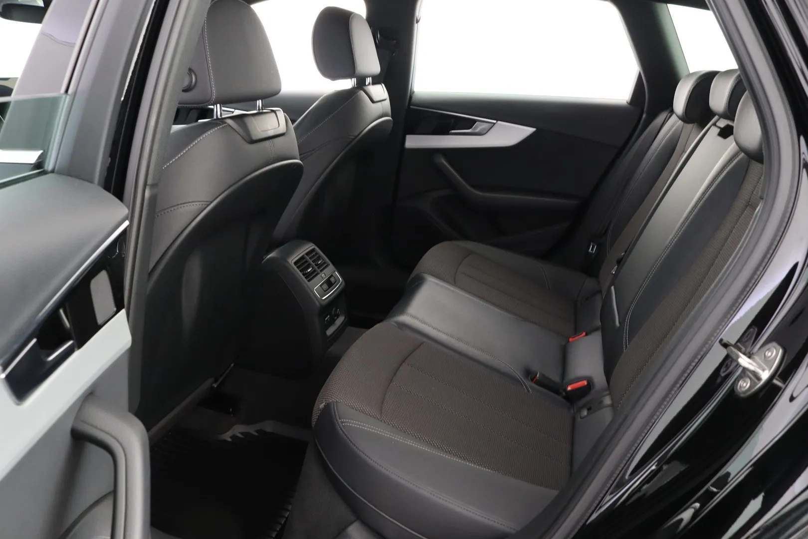 Audi A4 CPF-697 carousel image