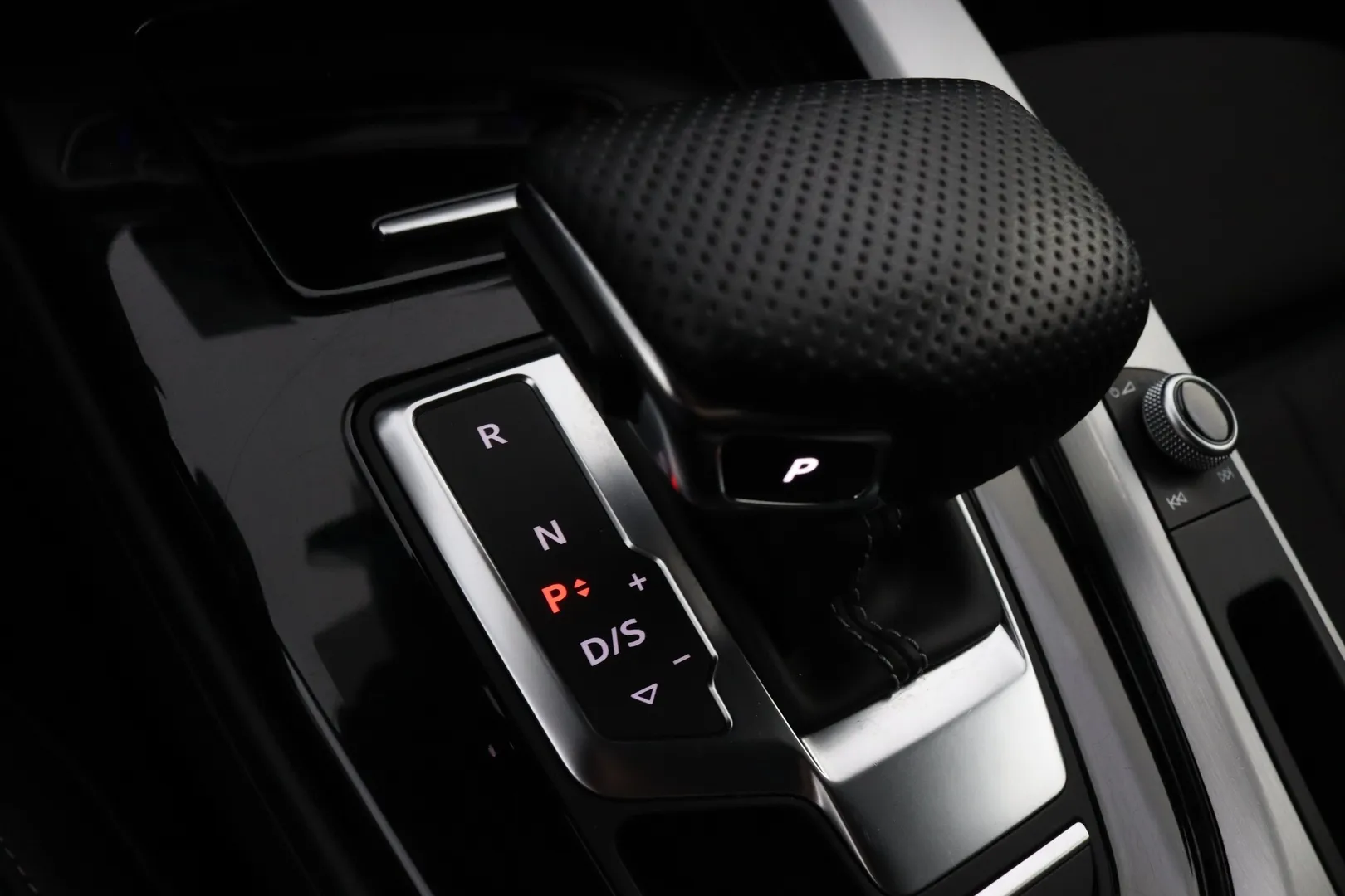 Audi A4 CPF-697 carousel image