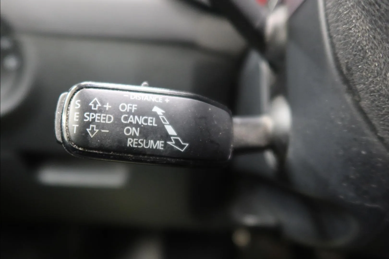 Skoda Octavia ZKU-240 carousel image