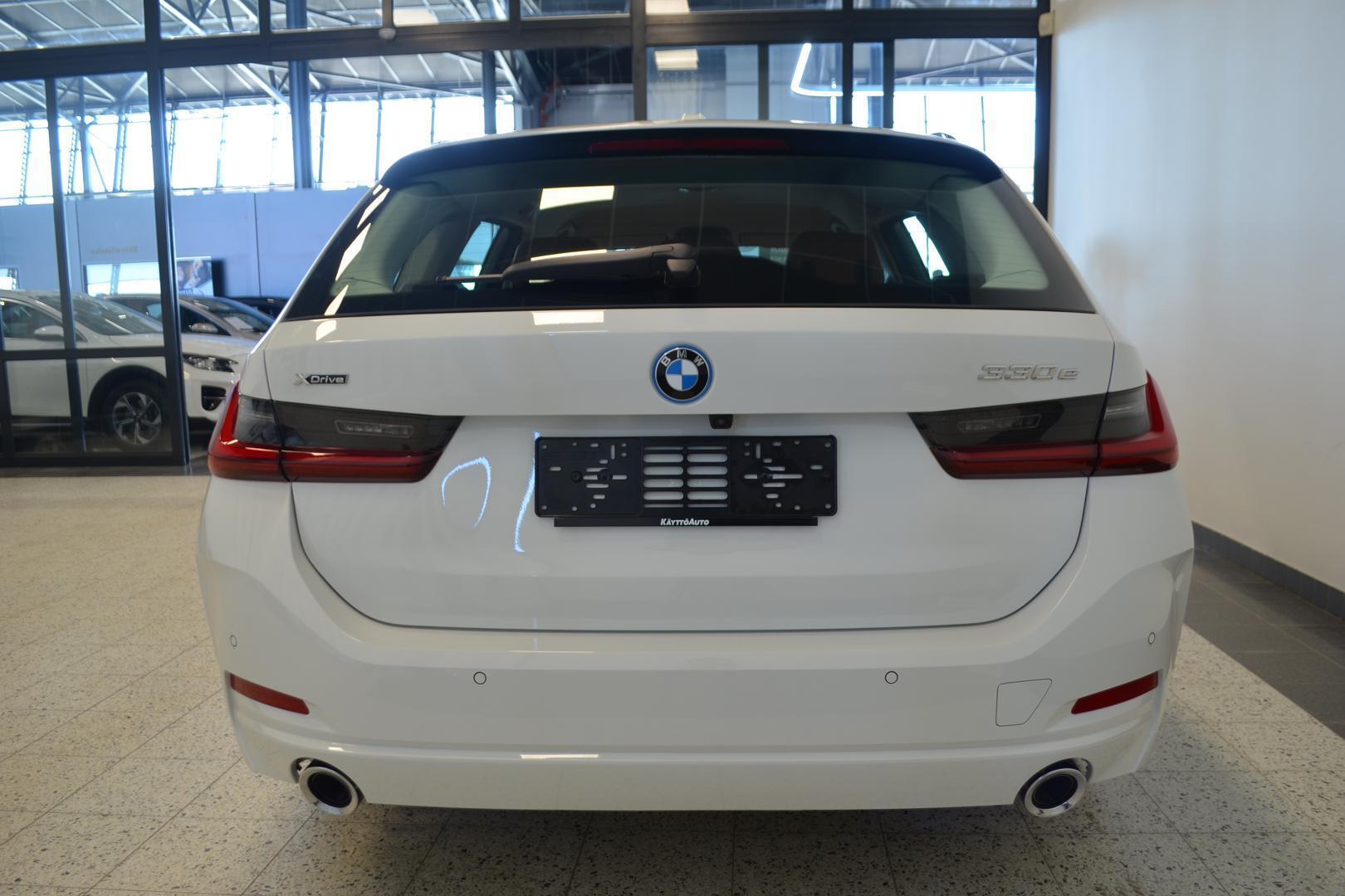BMW 330 2026, kuva 5/11