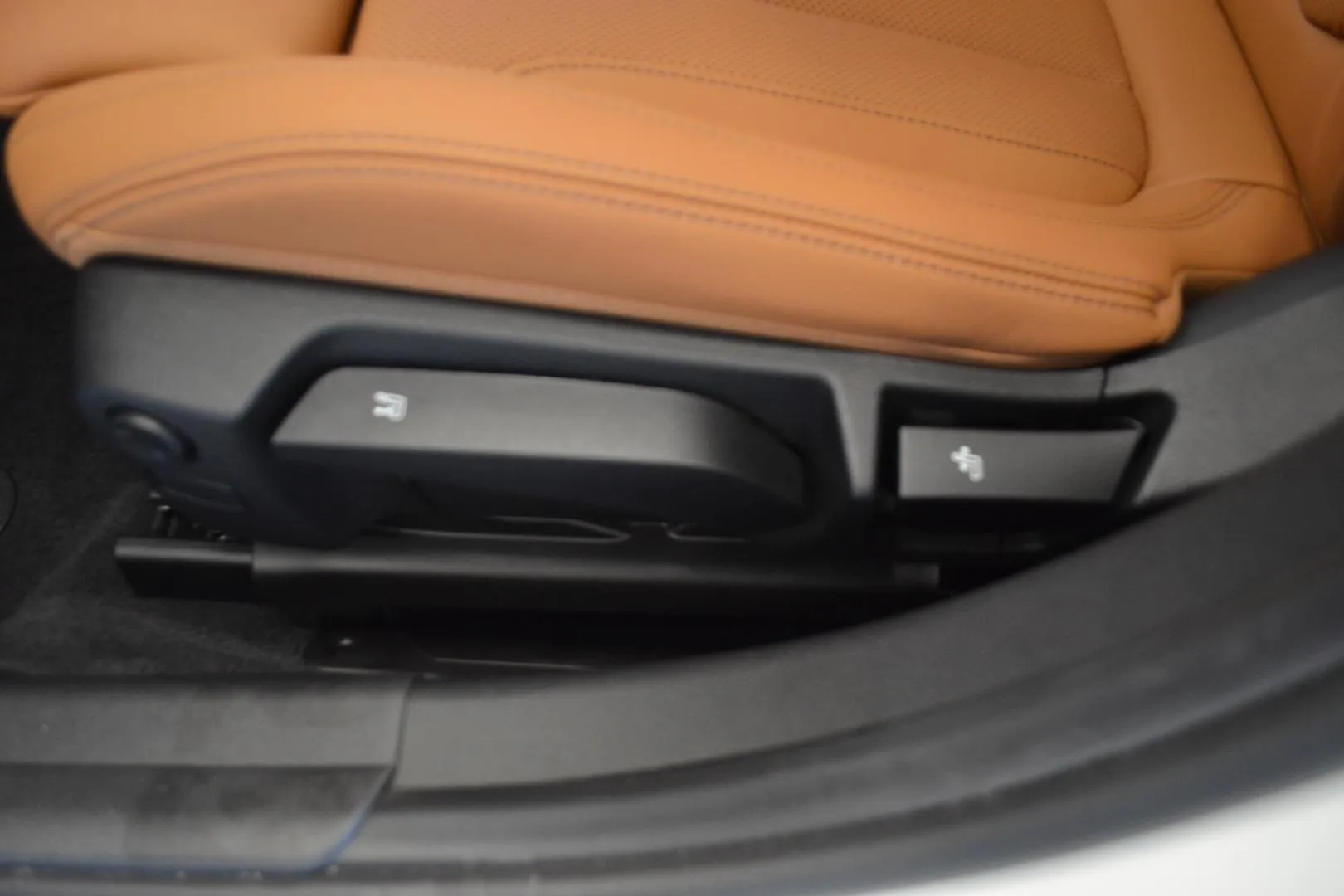 BMW 330 ZPR-153 carousel image