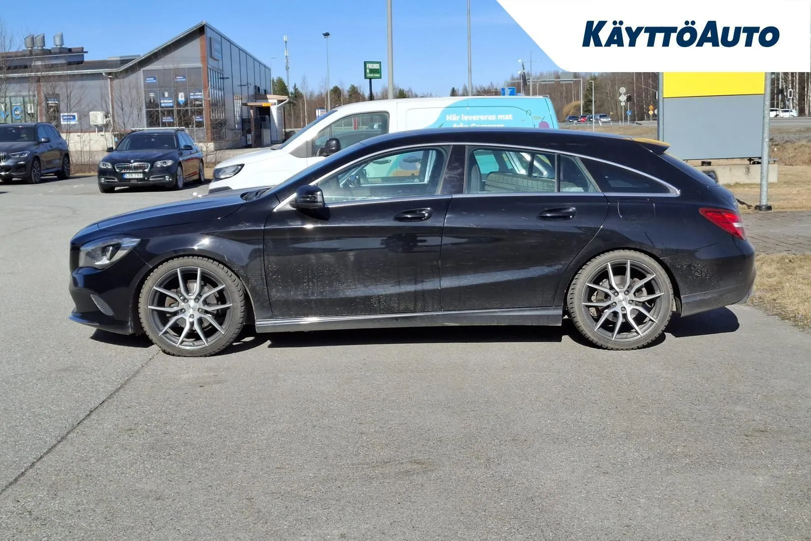 Mercedes-Benz CLA YJH-365 carousel image