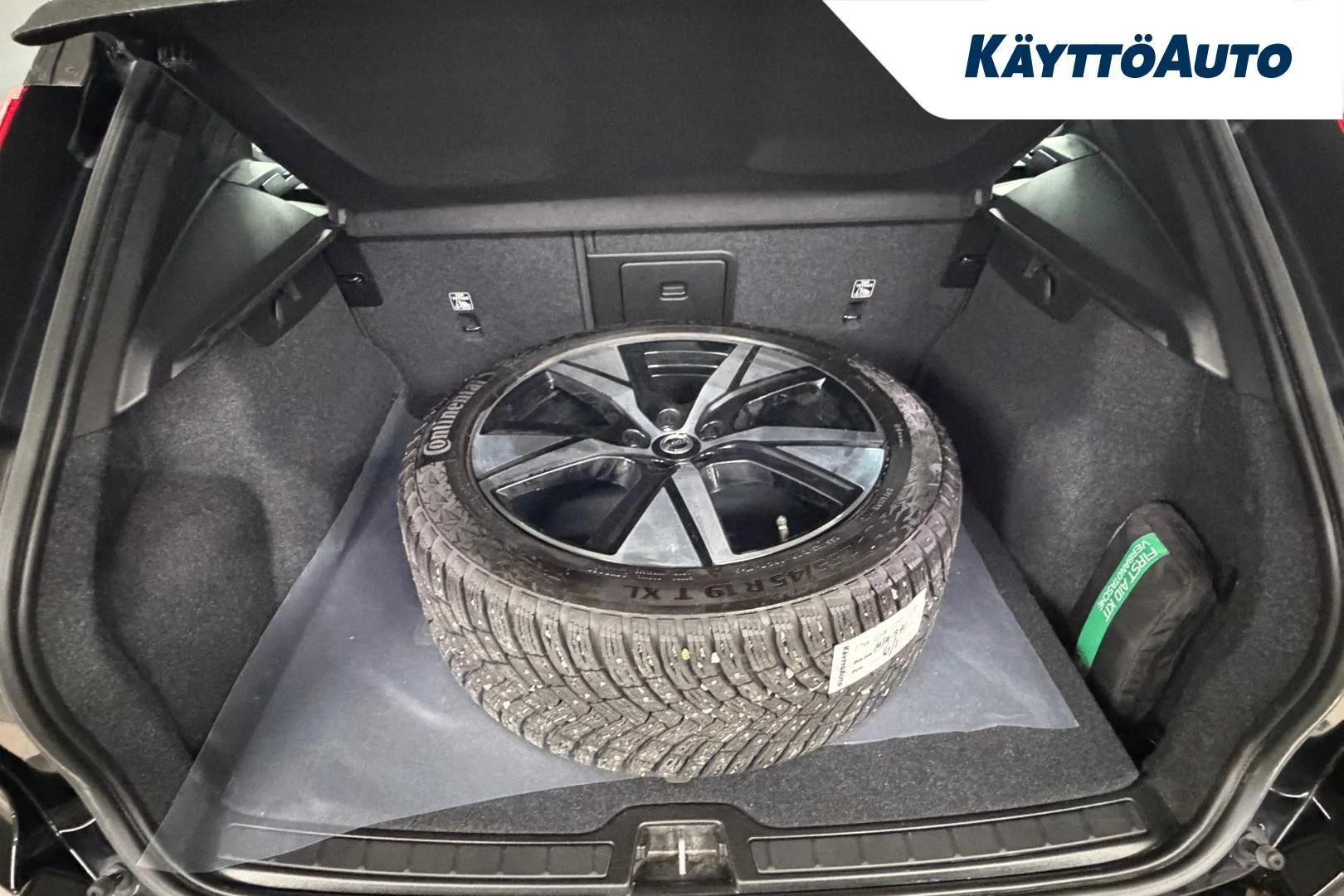 Volvo XC40 MPA-391 carousel image