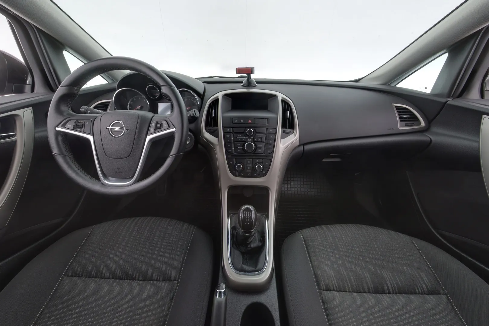 Opel Astra YHL-221 carousel image