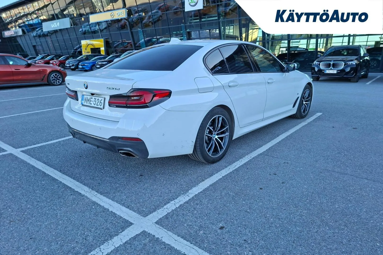 BMW 520 NME-326 carousel image