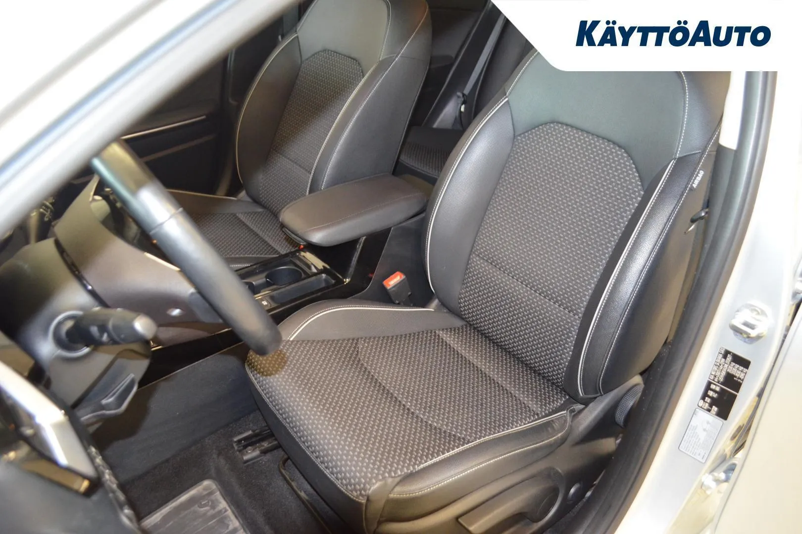 Kia Ceed ESP-762 carousel image