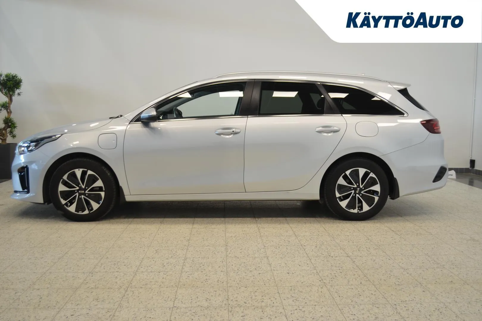 Kia Ceed ESP-762 carousel image