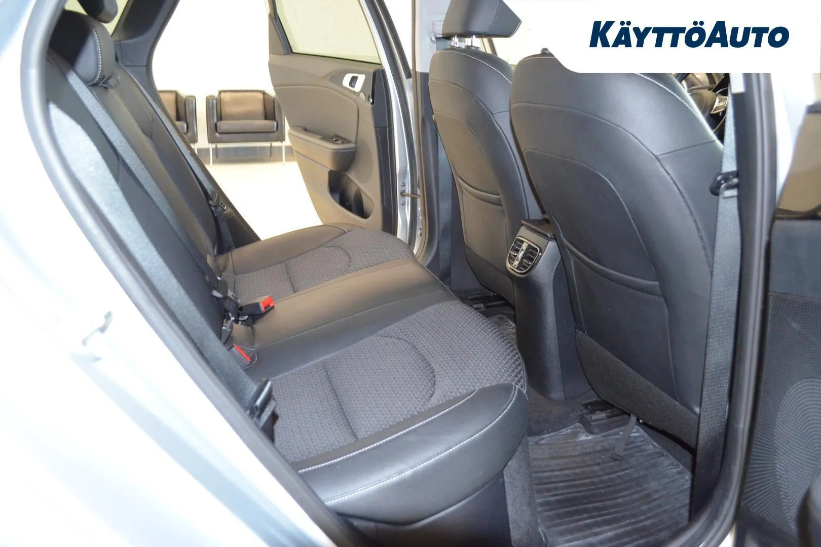 Kia Ceed ESP-762 carousel image