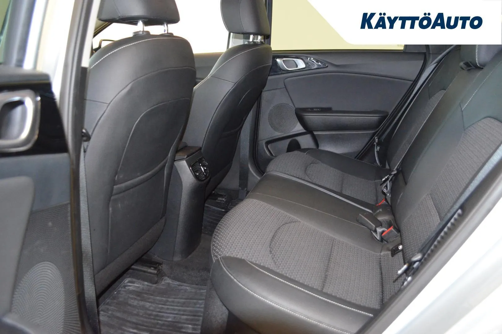 Kia Ceed ESP-762 carousel image