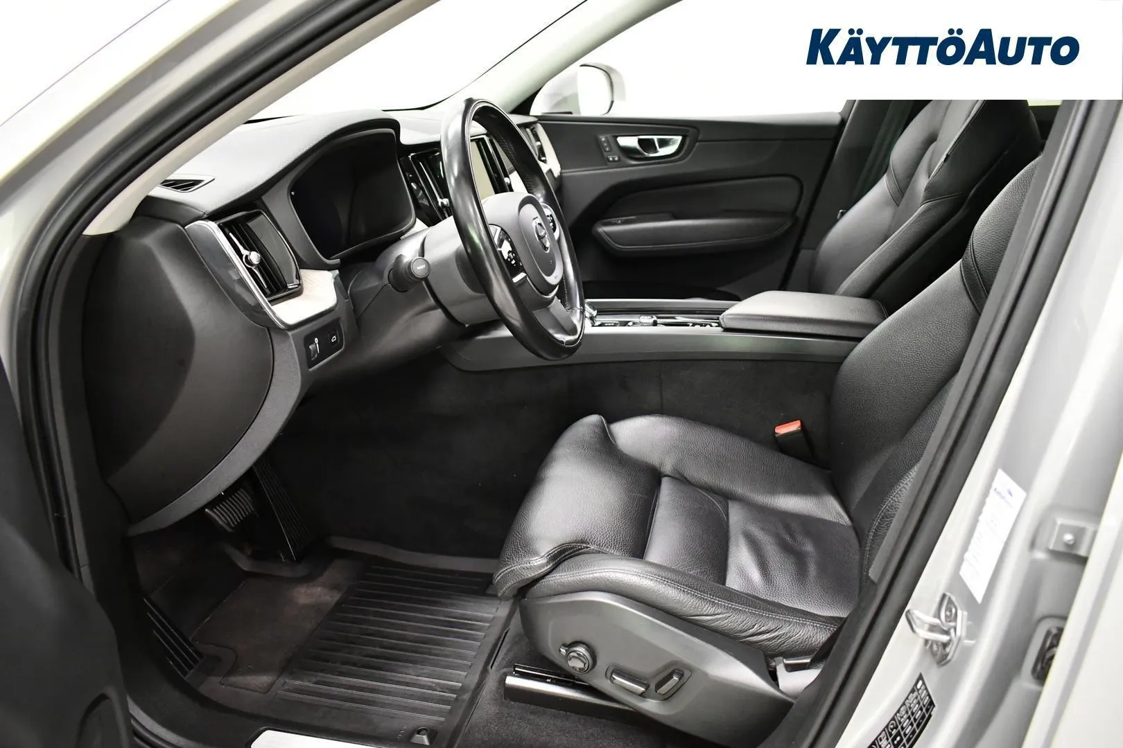 Volvo XC60 GOY-549 carousel image