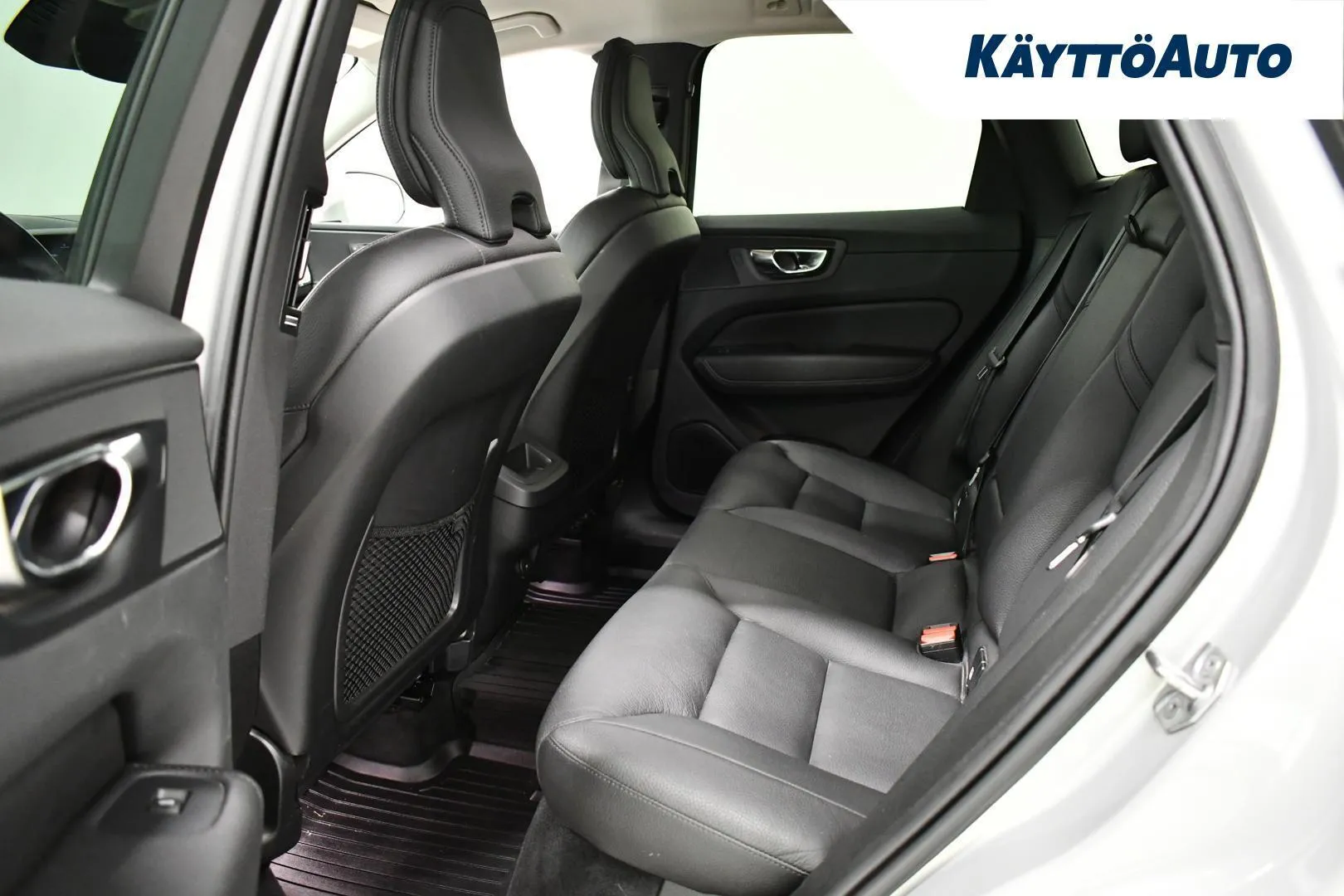 Volvo XC60 GOY-549 carousel image