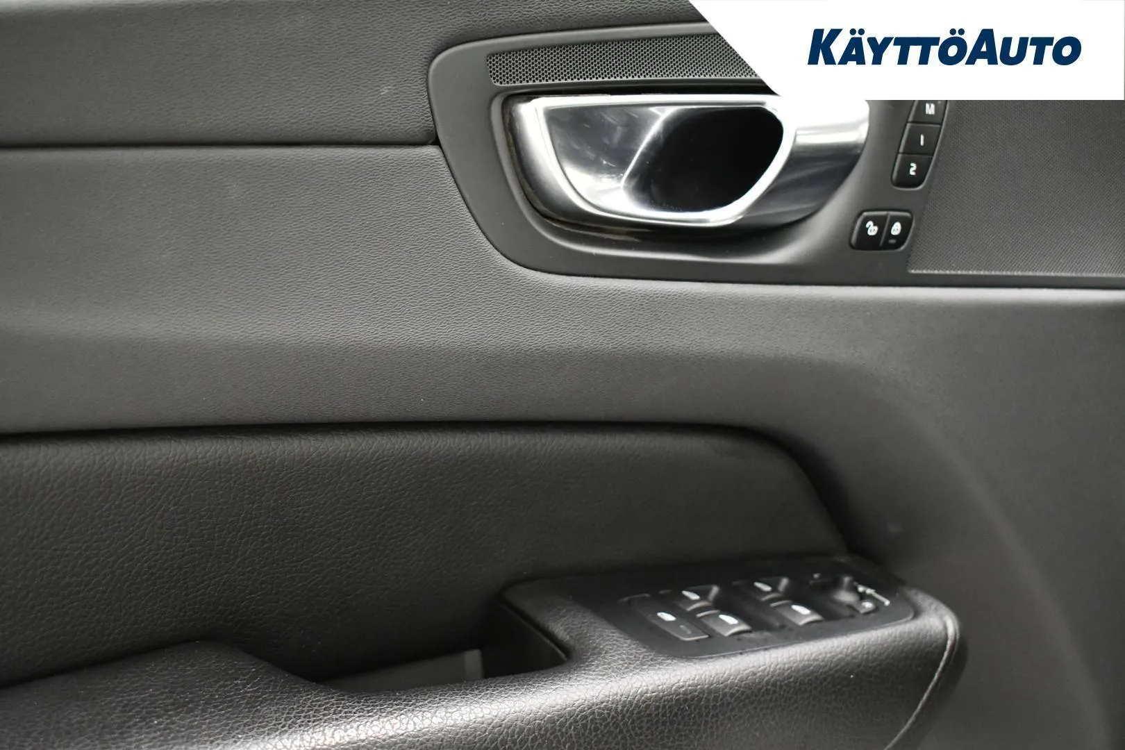 Volvo XC60 GOY-549 carousel image
