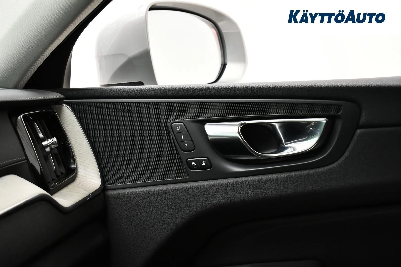 Volvo XC60 GOY-549 carousel image