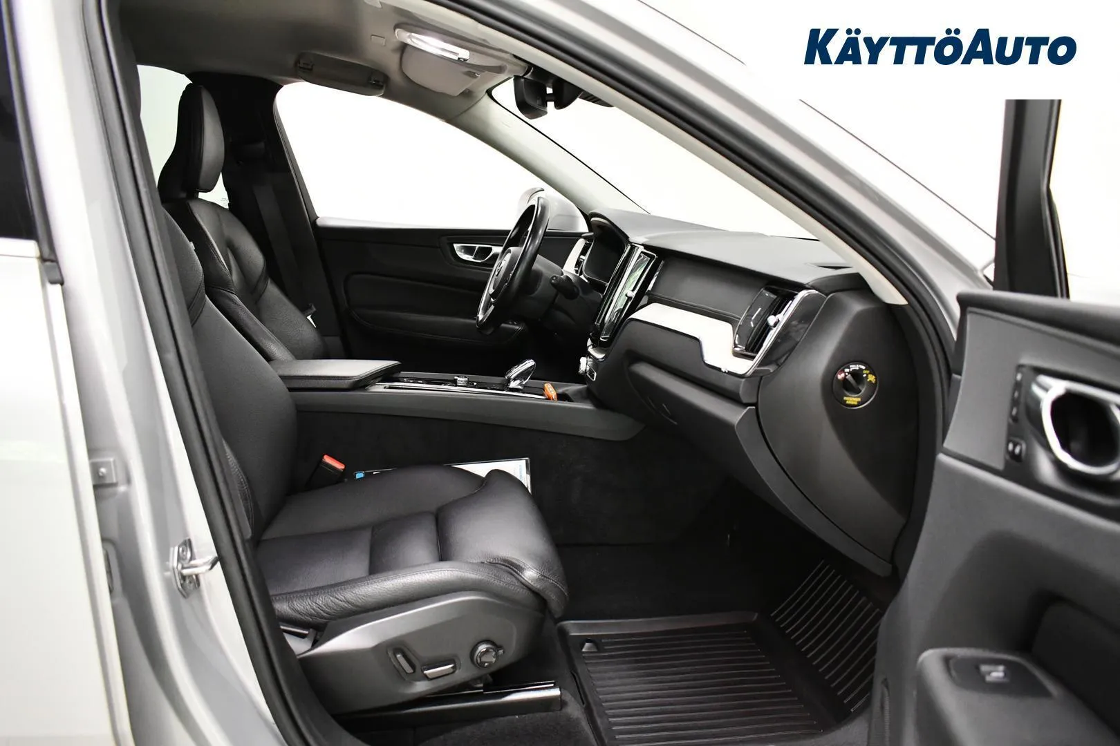 Volvo XC60 GOY-549 carousel image