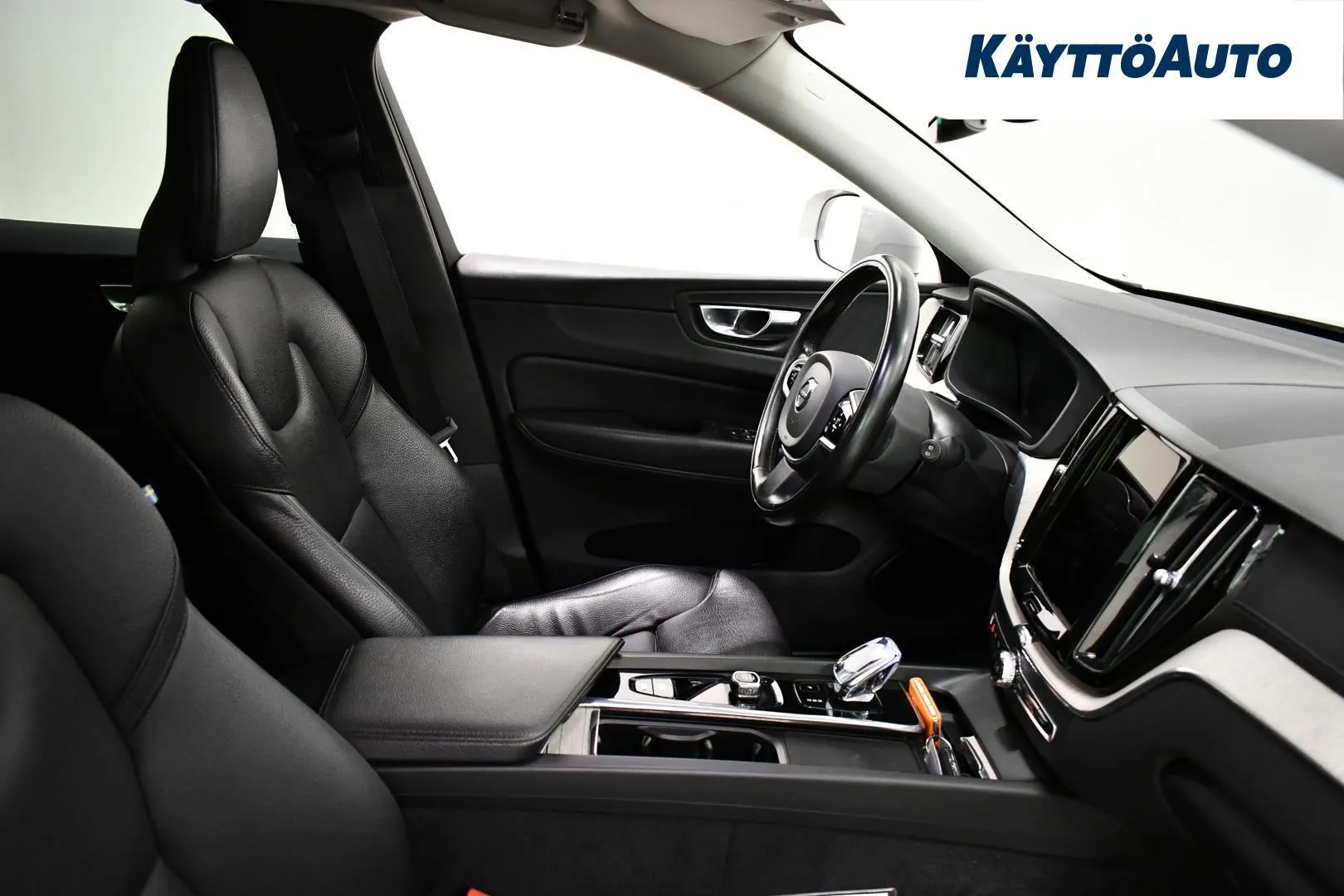 Volvo XC60 GOY-549 carousel image